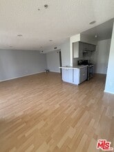 10282 Tujunga Canyon Blvd in Los Angeles, CA - Building Photo - Building Photo