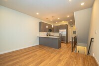 2402 W Jefferson St photo'