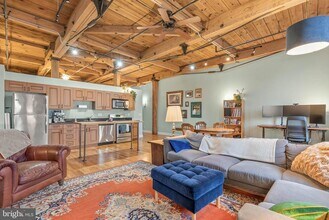 2551 Trenton Ave in Philadelphia, PA - Foto de edificio - Building Photo