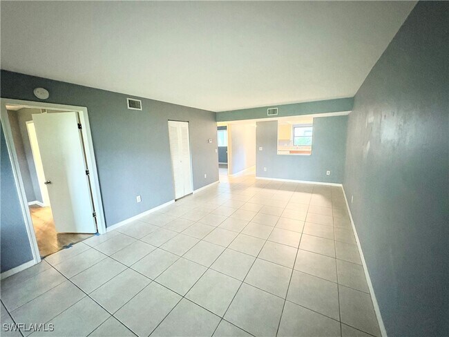 28121 Pine Haven Way in Bonita Springs, FL - Building Photo - Building Photo