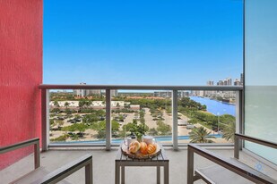 2602 E Hallandale Beach Blvd in Hallandale Beach, FL - Building Photo