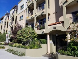 Portofino Villas in North Hollywood, CA - Building Photo