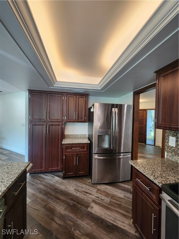 property at 5930 Spanish Oaks Ln