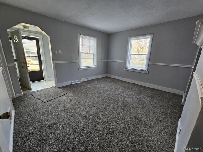 6828 Meadow Ave in Warren, MI - Foto de edificio - Building Photo