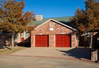 2201 Sycamore School Rd in Fort Worth, TX - Building Photo - Building Photo