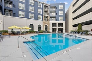 Arches at Glenridge in Sandy Springs, GA - Building Photo