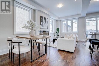 18 Mace Ave in Richmond Hill, ON - Building Photo - Building Photo