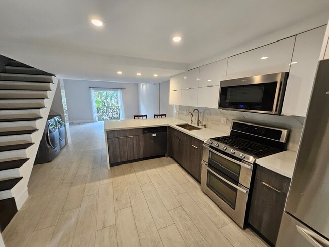 6707 N Kendall Dr, Unit VOP 116, Unit VOP 116