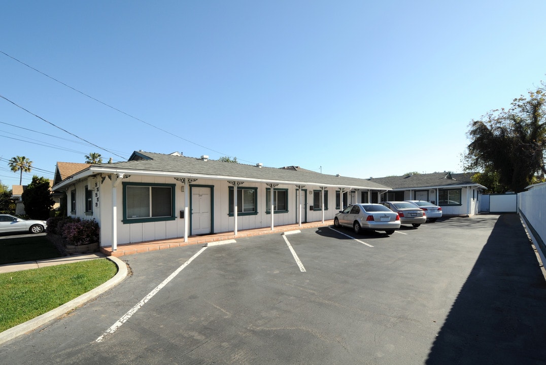 251-259 N Olive St in Orange, CA - Building Photo