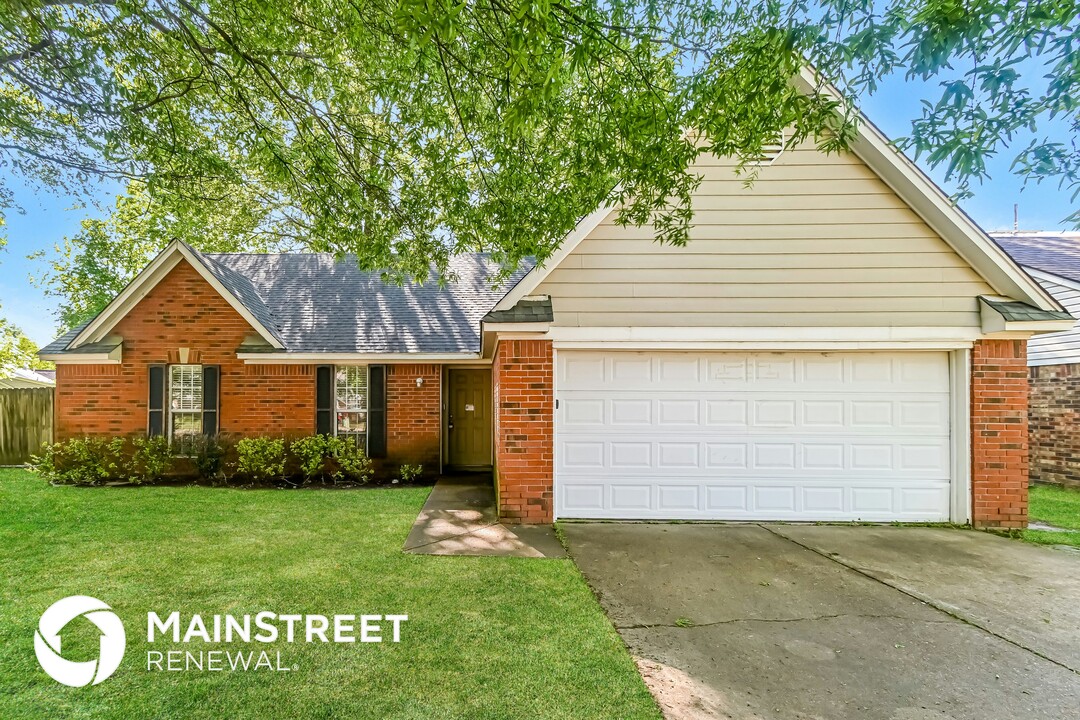 8104 Longbranch Dr in Southaven, MS - Building Photo