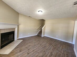 5477 Denny Dr in Atlanta, GA - Building Photo - Building Photo