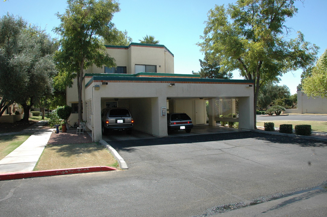 Acoma Thunderbird Townhouses in Glendale, AZ - Building Photo