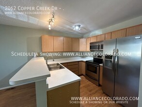 2062 Copper Creek Dr in Colorado Springs, CO - Foto de edificio - Building Photo