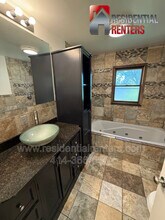 7809 W Mill Rd in Milwaukee, WI - Building Photo - Building Photo