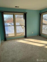 92 Heather Ct in Edison, NJ - Building Photo - Building Photo