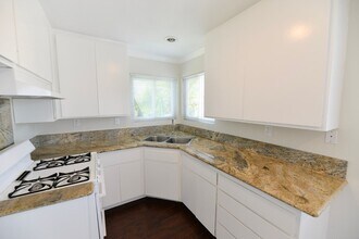 248 Avenida Del Poniente in San Clemente, CA - Building Photo - Building Photo