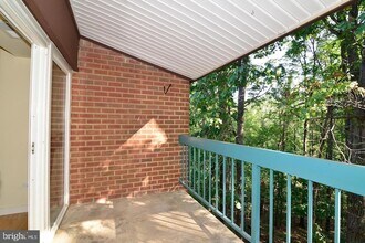 11803 Breton Ct, Unit 32C in Reston, VA - Building Photo - Building Photo