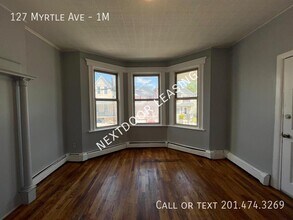 127 Myrtle Ave in Jersey City, NJ - Building Photo - Building Photo