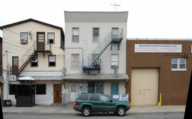 554 Ferry St in Newark, NJ - Building Photo - Building Photo