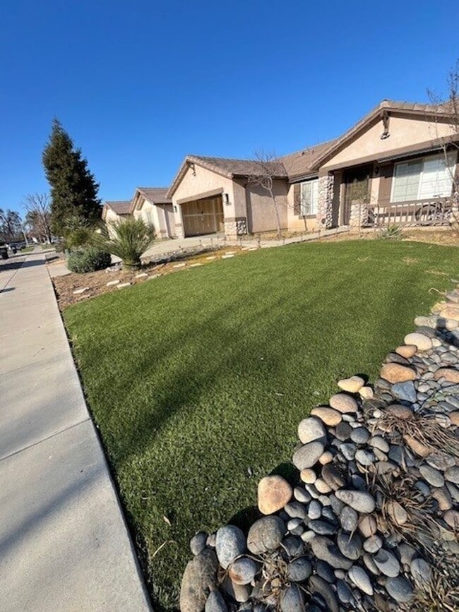 property at 402 N Amador St