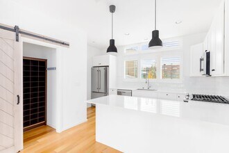 1964 S Grand St in Seattle, WA - Building Photo - Building Photo