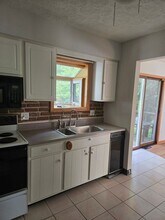 65 Wicklow Dr in Eastlake, OH - Building Photo - Building Photo