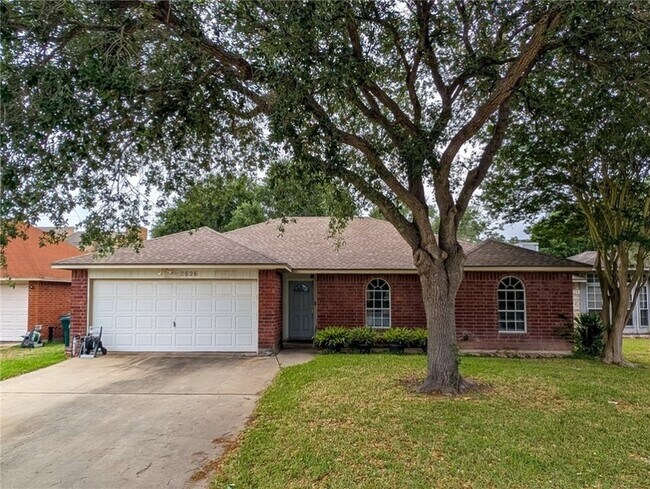 property at 2626 Grand Isle Cir
