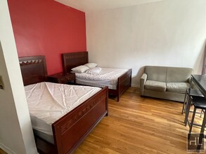 1585 3rd Ave-Unit -3B in New York, NY - Building Photo - Building Photo