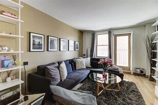 242 Barrow St in Jersey City, NJ - Building Photo