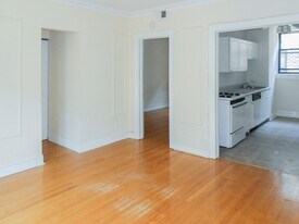 1944 W Wilson Ave, Unit 1N in Chicago, IL - Building Photo