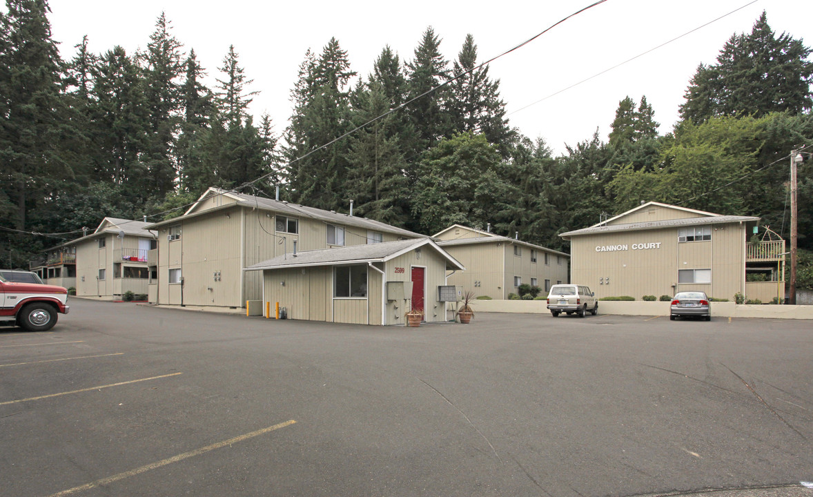 Cannon Court Apartments in Salem, OR - Building Photo