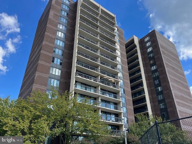 7401 Westlake Terrace in Bethesda, MD - Building Photo