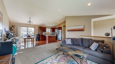 4024 Stone Point Dr NE in Rochester, MN - Building Photo - Building Photo