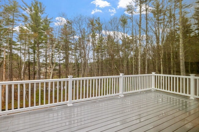 945 Londonderry Turnpike in Auburn, NH - Building Photo - Building Photo