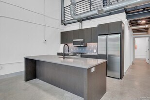 215 Coca-Cola Pl, Unit 244 in San Antonio, TX - Building Photo