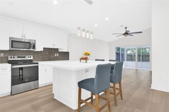 10048 SW 222nd St in Cutler Bay, FL - Building Photo - Building Photo