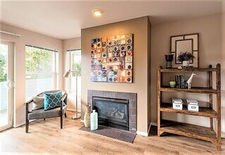 Plaza 45 in Seattle, WA - Building Photo - Interior Photo