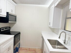 11453 NW 39th Ct in Coral Springs, FL - Foto de edificio - Building Photo