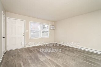 3600 Forest Village Dr in Greensboro, NC - Building Photo - Building Photo