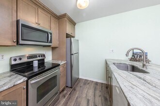 43 Dover Ct in Washington Township, NJ - Building Photo - Building Photo