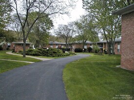 1217 Island Dr in Ann Arbor, MI - Building Photo