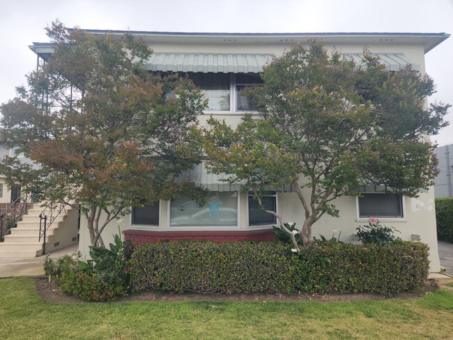 5618 Kester Ave, Unit 5618 Kester Unit 1
