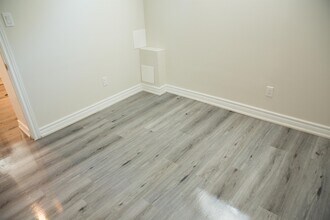 4 Camilla Crescent in Toronto, ON - Building Photo - Building Photo