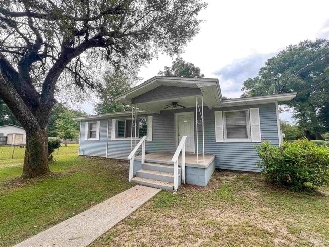 property at 608 N 70th Ave