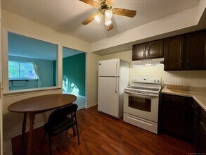 80 Claudia Dr in West Haven, CT - Building Photo - Building Photo