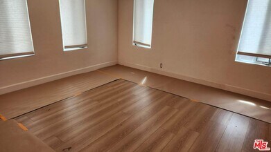 7008 Vista Del Mar Ln in Los Angeles, CA - Building Photo - Building Photo