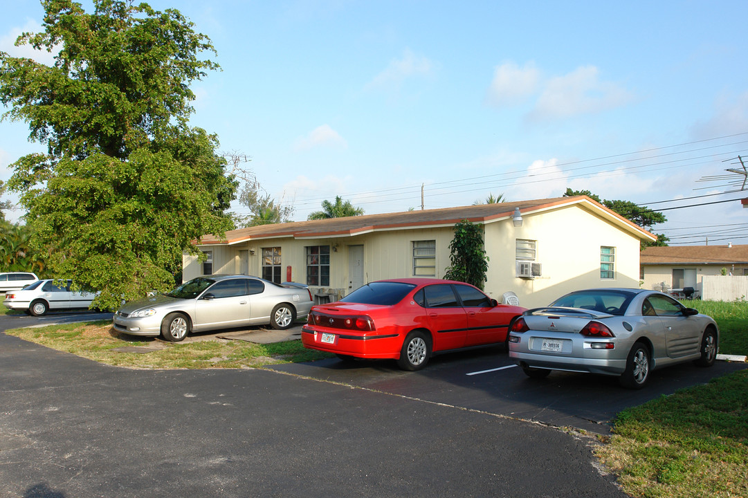 4680 SW 33rd Ave in Fort Lauderdale, FL - Building Photo