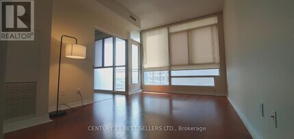 225-225 Webb Dr in Mississauga, ON - Building Photo - Building Photo