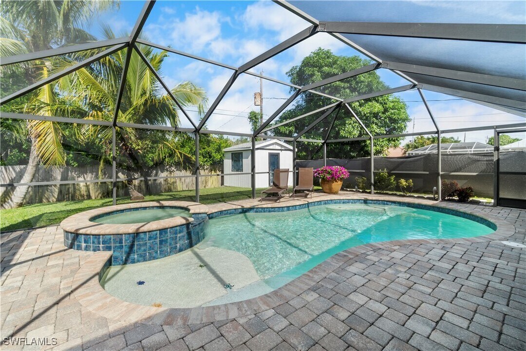 659 108th Ave N in Naples, FL - Building Photo
