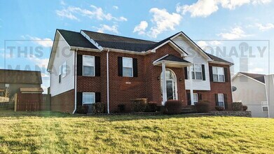 2780 Cascade Dr in Clarksville, TN - Building Photo - Building Photo